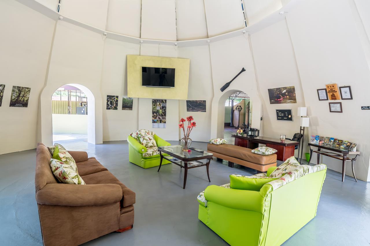 Kayak Lodge Damas Buitenkant foto